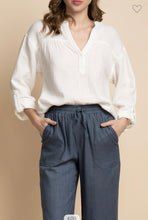 Load image into Gallery viewer, Carrie Crinkle Natural Gauze Blouse
