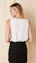 Load image into Gallery viewer, Scoop Neck Tank Blouse
