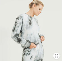 Load image into Gallery viewer, Clouds tie dye pullover
