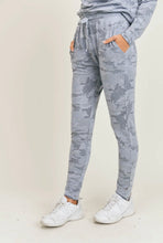 Load image into Gallery viewer, Light Camo Joggers With Drawstrings Blue
